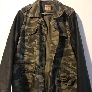Plus sized camo Jean jacket